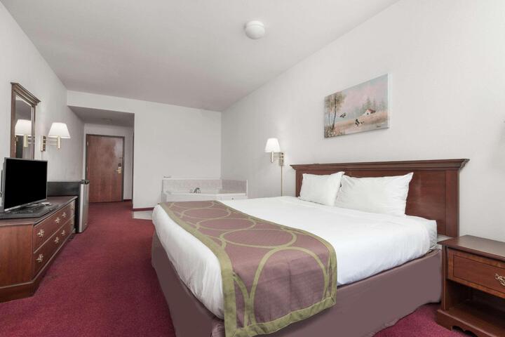 1 King Bed (1 of 8)