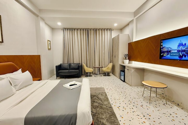 Room 57 of 92