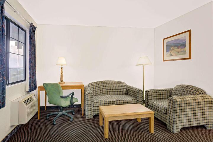 1 King Bed (15 of 15)