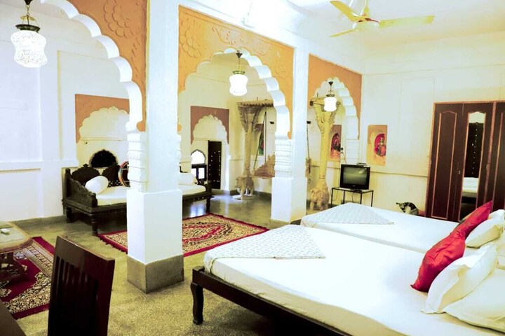 Room 14 of 42