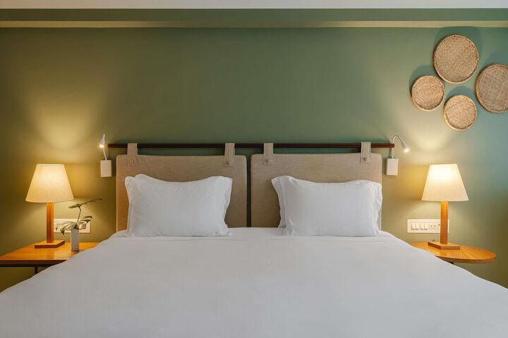Room 25 of 162