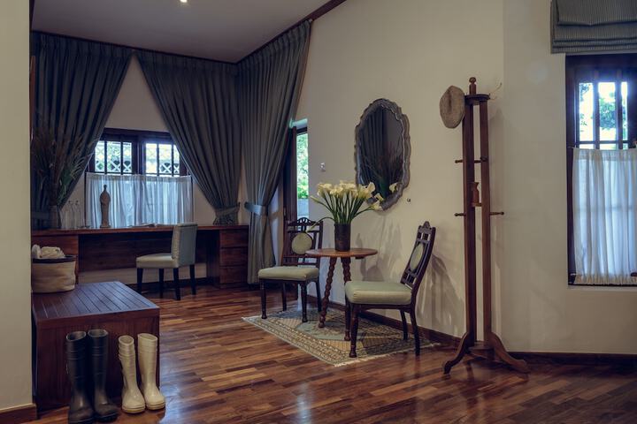 Room 8 of 60