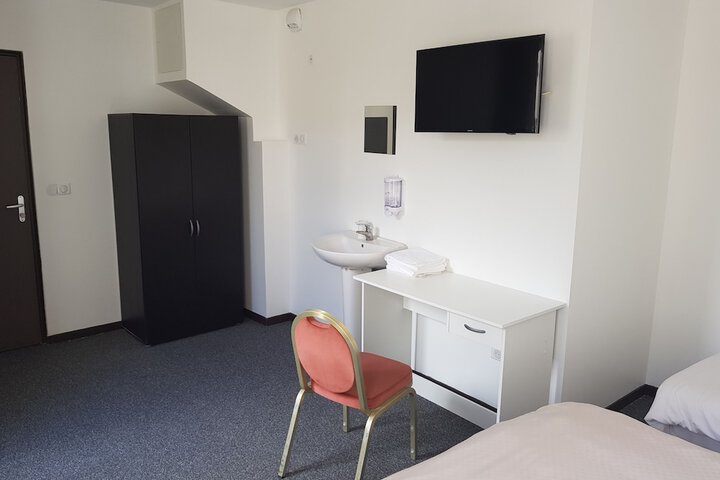 Room 7 of 13