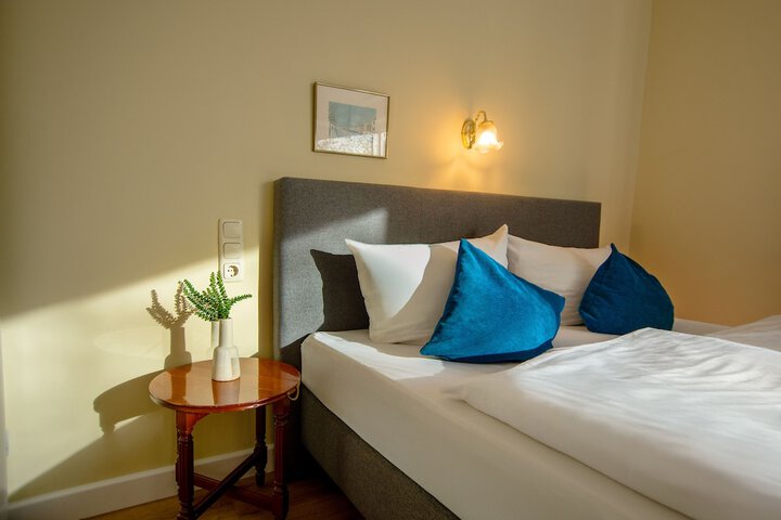 Room 42 of 72
