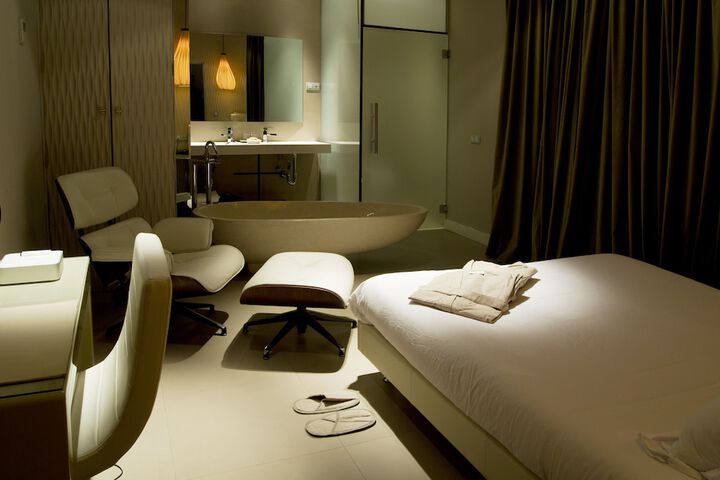 Room 28 of 86