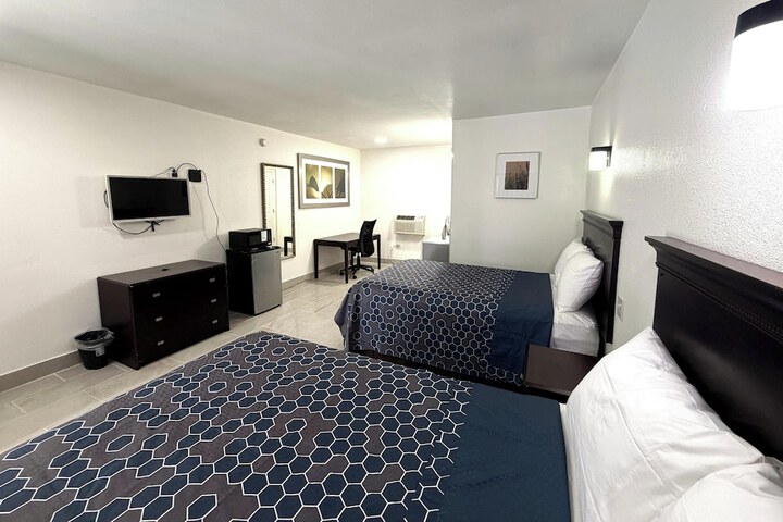 Room 10 of 20