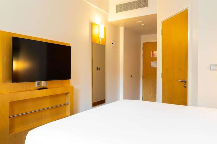 Room 14 of 95