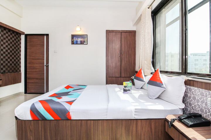 Room 5 of 32