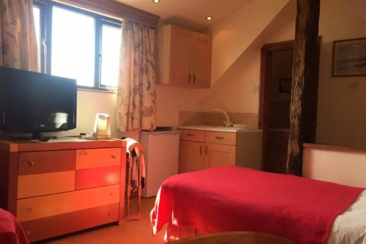 Room 2 of 11