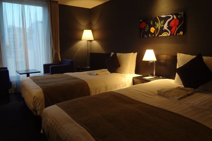 Room 13 of 120