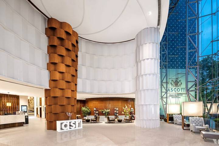 Guest Lobby
