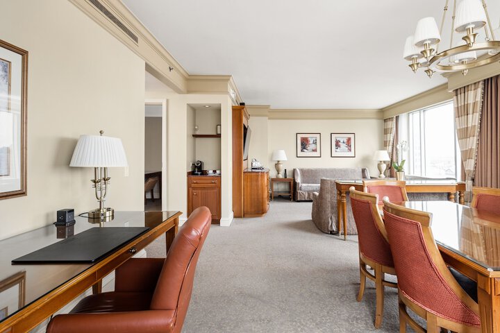 Room 8 of 182