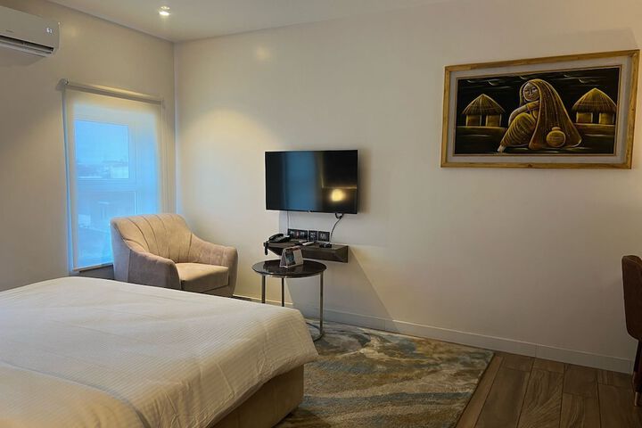 Room 11 of 40