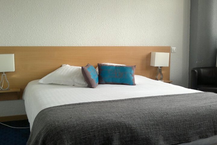 Room 10 of 49