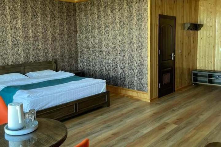 Room 5 of 26