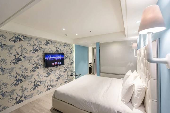 Room 19 of 64