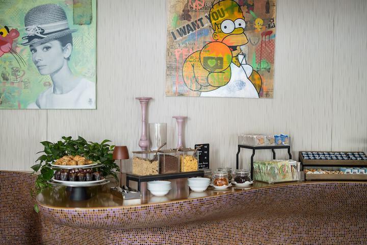 Breakfast area
