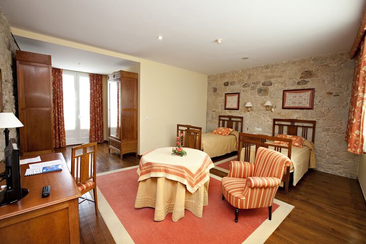 Room 4 of 17