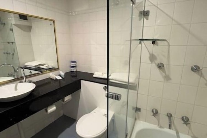 Room 44 of 112