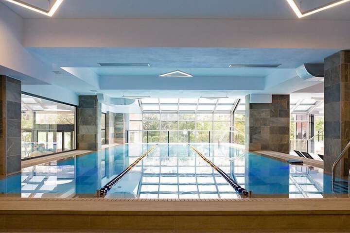 Hotel Pool