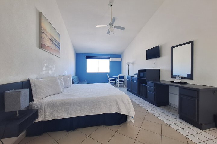 Room 8 of 38