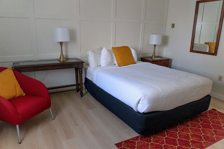 Room 54 of 183
