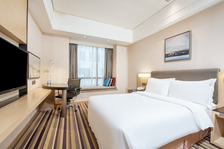 Room 3 of 30