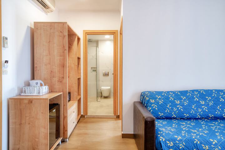 Room 15 of 53