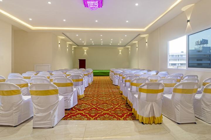Ballroom/Hall 27 of 36