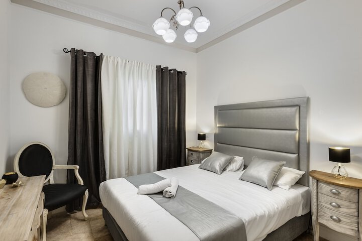 Room 5 of 43