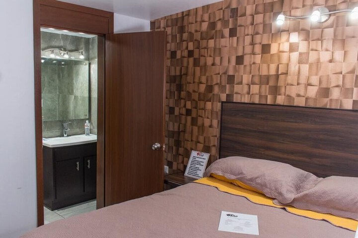 Room 6 of 13