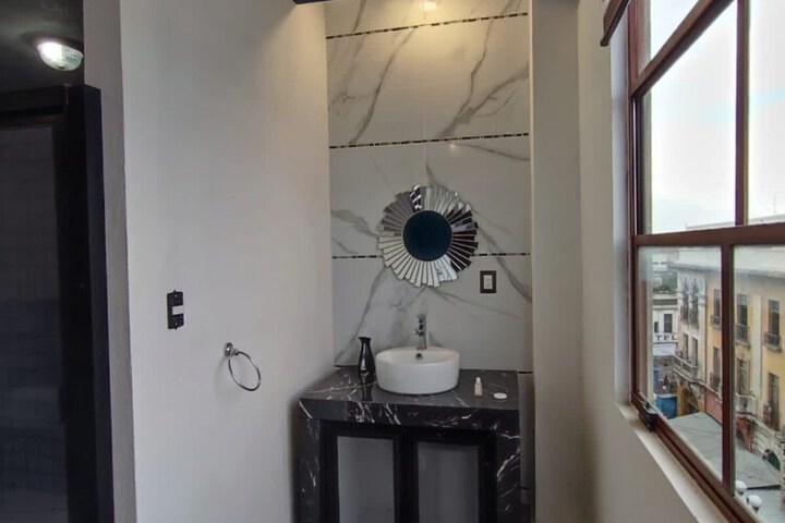 Room 18 of 21