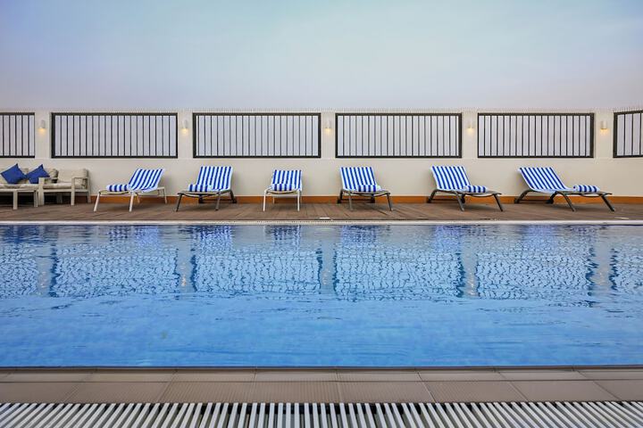 Pool 71 of 109
