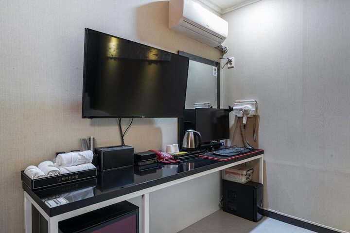 Room 67 of 118