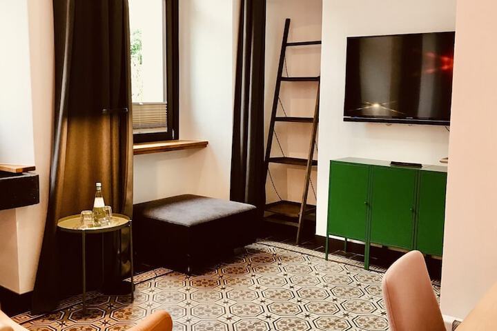 Room 8 of 39