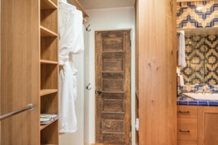 Room 4 of 35