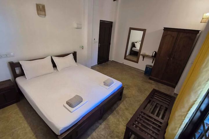 Room 27 of 72
