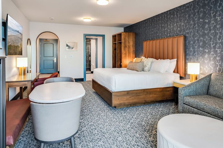 Room 42 of 220