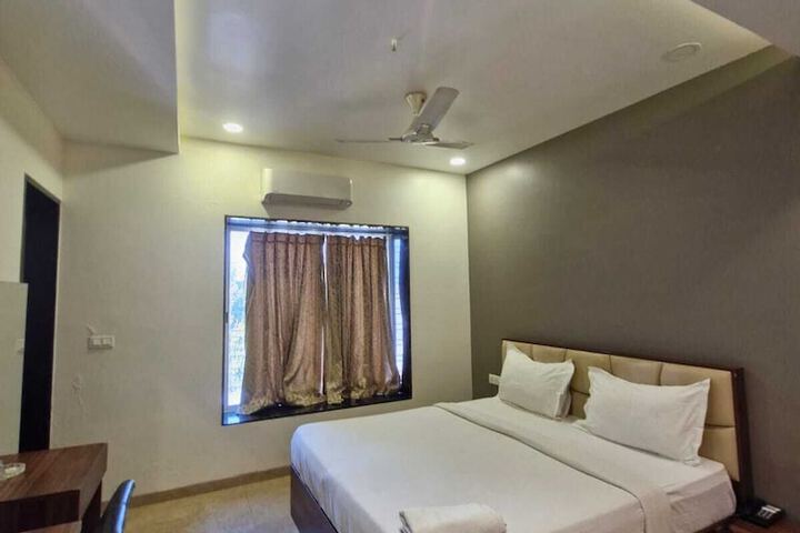 Room 25 of 58