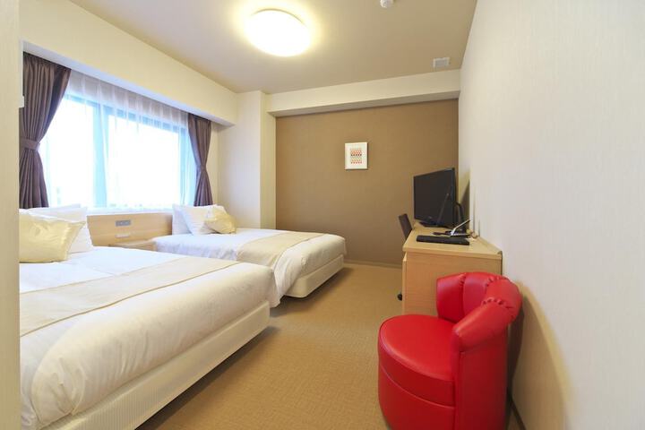 Room 10 of 31