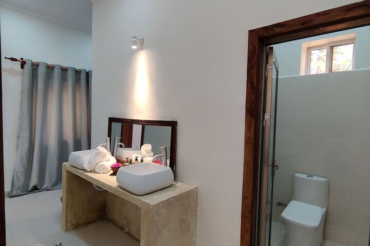 Room 16 of 42