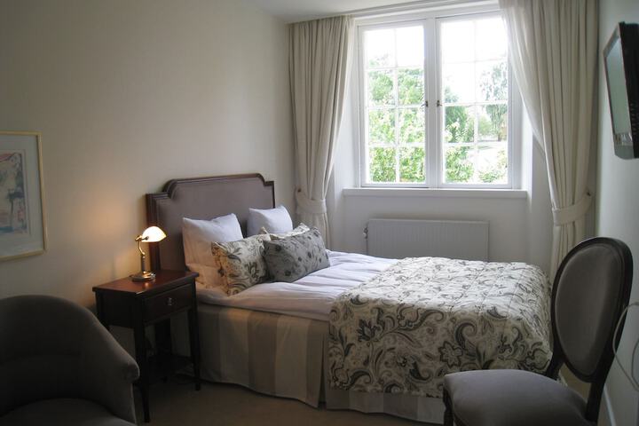 Room 19 of 80