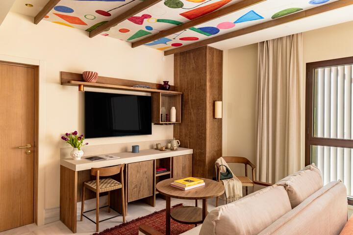Room 30 of 140