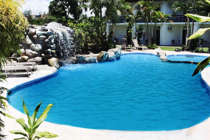 Pool 17 of 20
