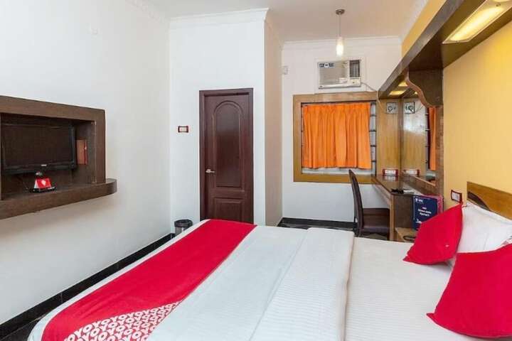 Room 4 of 13