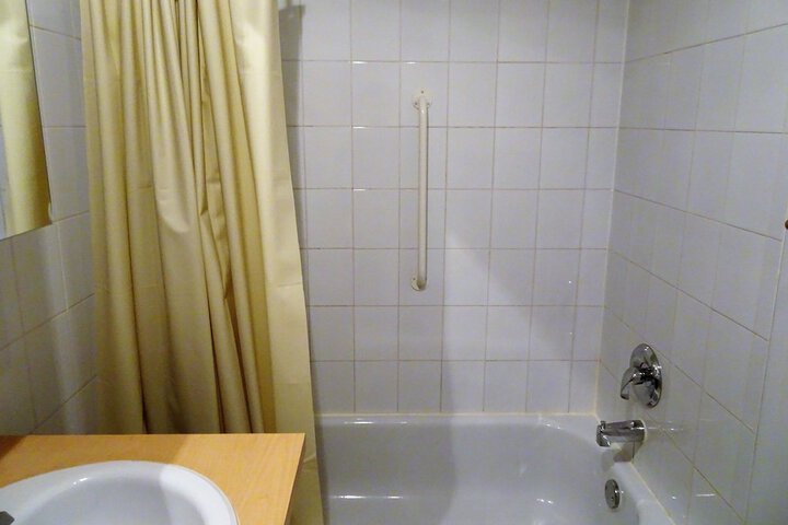 Room 51 of 62