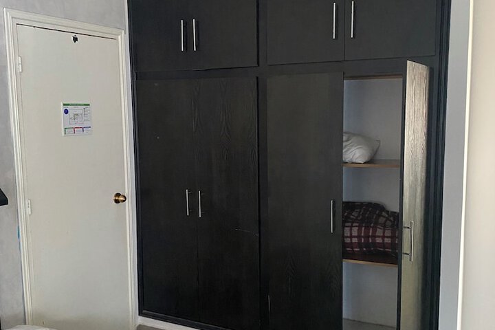 Room 6 of 19