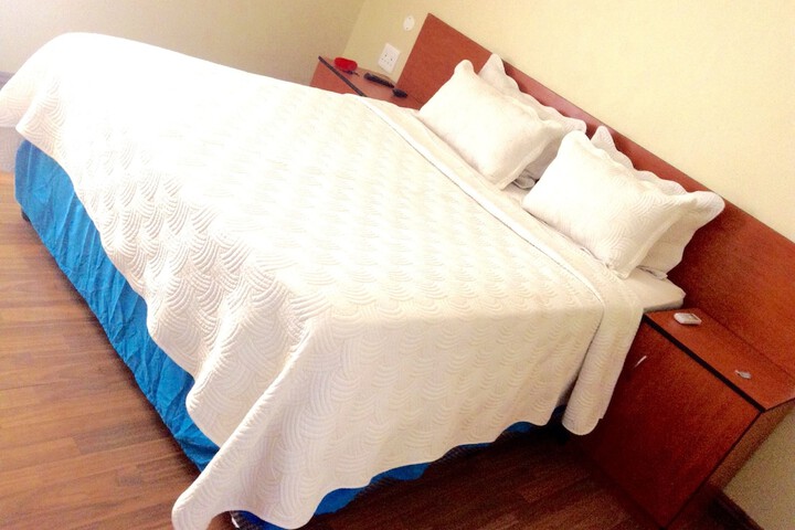 Room 12 of 25
