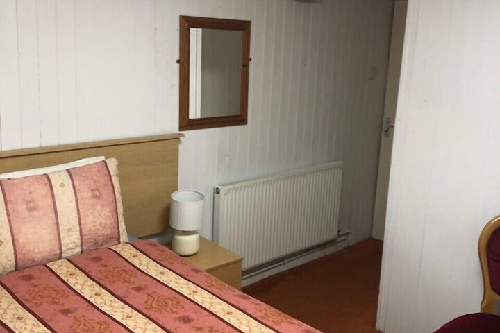 Room 9 of 63