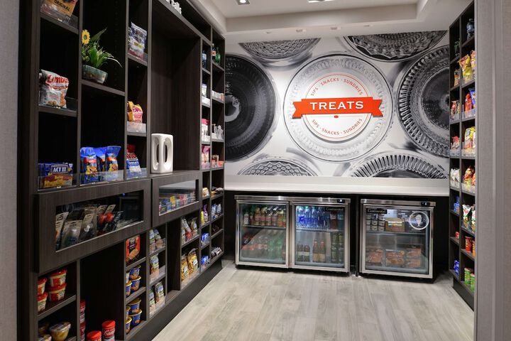 Snack bar